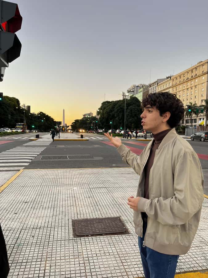 100% History and architecture of Buenos Aires - Walking Avenida de Mayo for about one hour