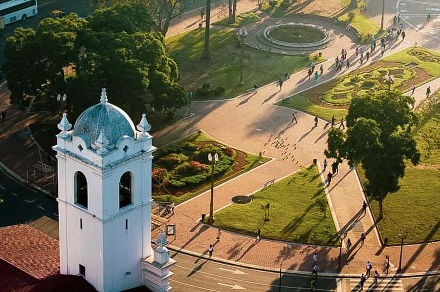 5hs Small Group City Tour of Buenos Aires with Street Food - Pickup, group size, and the shape of the day