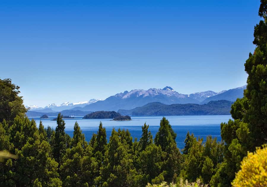 Bariloche: Circuito Chico and Cerro Catedral - El Trébol Lagoon and the turn toward Moreno Lake