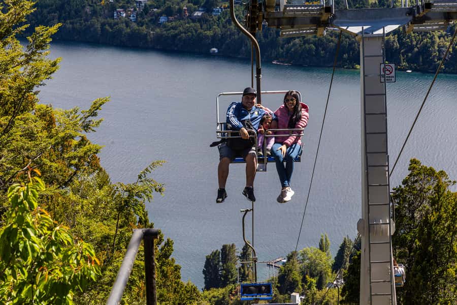 Bariloche: Circuito Chico, iconic postcards of Bariloche in a single tour - Guide language, transport, and the pace of the visit