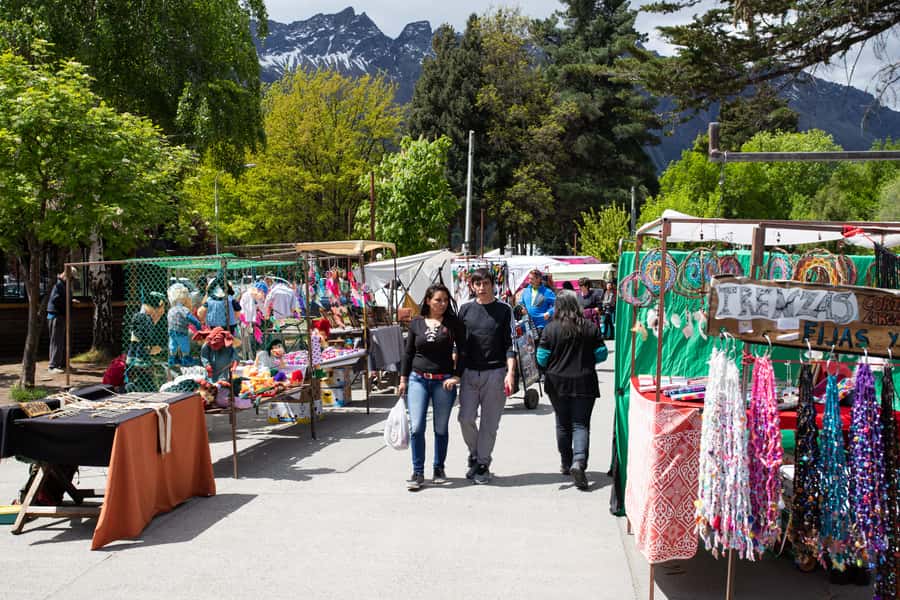 Bariloche: Full-Day El Bolsón and Puelo Lake Tour - Who will enjoy this day most