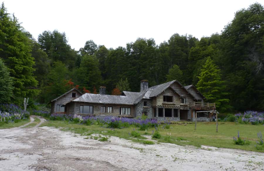 Bariloche: German Immigration and History Walking Tour - A guide-led story rather than a standard city walk