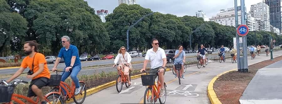 Bike Tour: Buenos Aires to the North - Retiro, Plaza San Martín, and the French Embassy