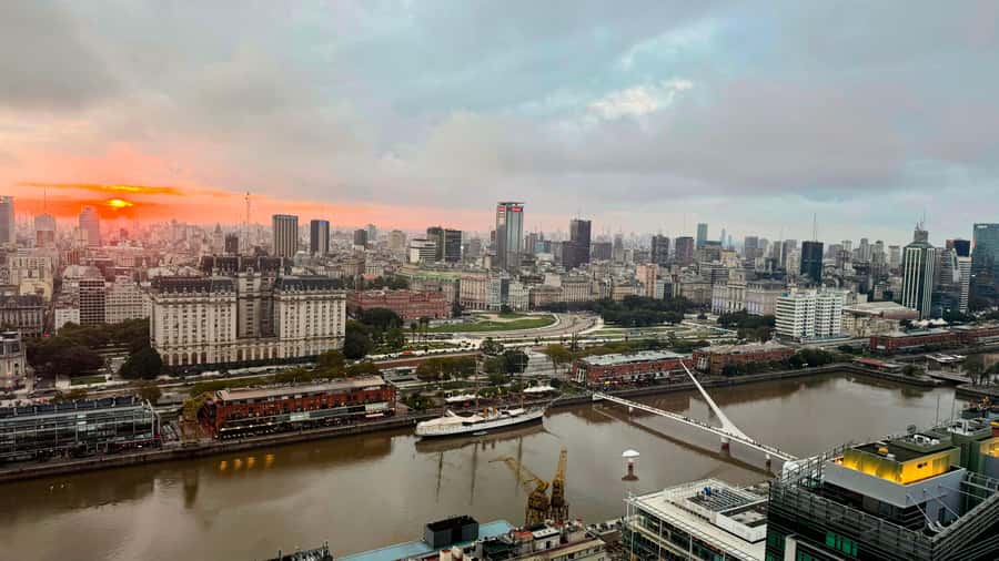 Buenos Aires After Dark: A City Lights & Sunset Experience - The best photo opportunities come after dark
