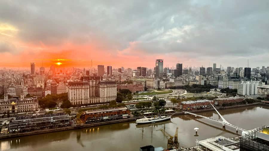 Buenos Aires After Dark: A City Lights & Sunset Experience - Hotel pickup sets the tone