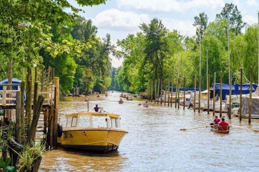 Buenos Aires: Classic Private Delta Tigre Boat Tour - Puerto de Frutos: 45 minutes among local goods