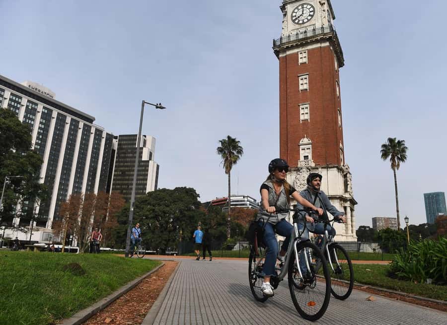 Buenos Aires: E-Bike Tour in the North Circuit of Buenos Aires - The Monumento de los Españoles and the National Library