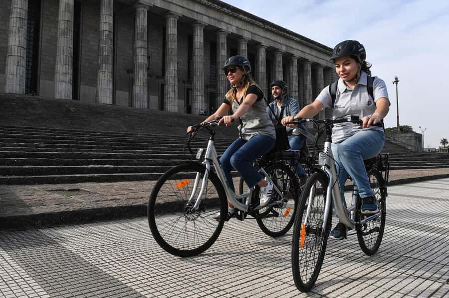 Buenos Aires: E-Bike Tour in the North Circuit of Buenos Aires - Mate, snacks, and Argentine food