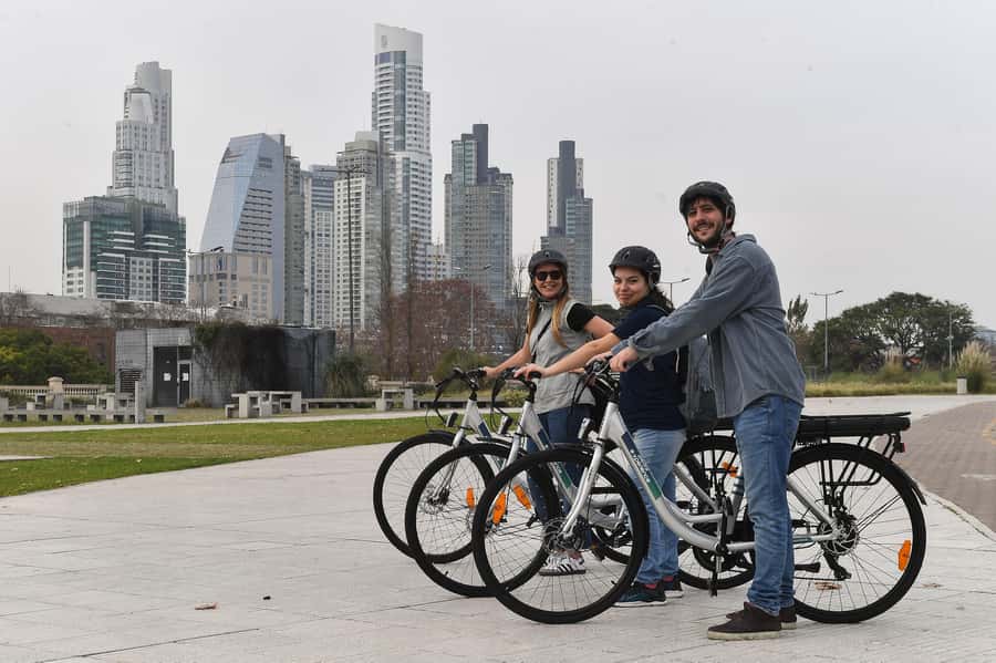 Buenos Aires: E-Bike Tour in the South Circuit of Buenos Aires - San Telmo, from old streets to Plaza Dorrego