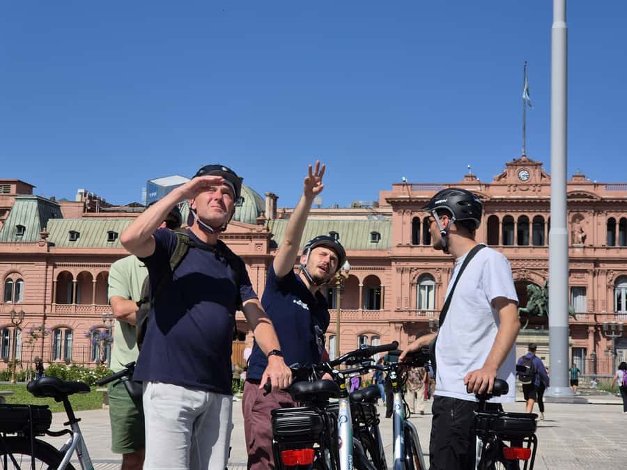 Buenos Aires: E-Bike Tour in the South Circuit of Buenos Aires - Plaza de Mayo and the heart of Monserrat