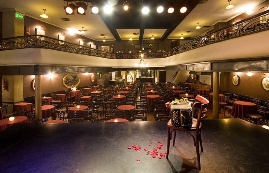 Buenos Aires: El Viejo Almacén Tango Show Ticket & Transfer - The tango show and its old-school character