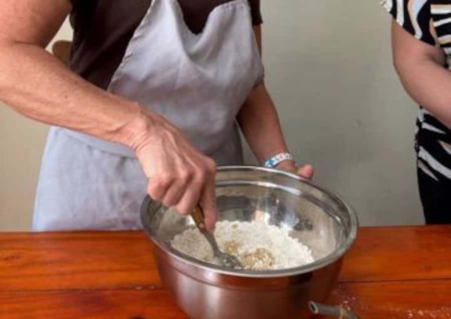 Buenos Aires: Empanadas and Alfajores Guided Cooking Class - Key points to know