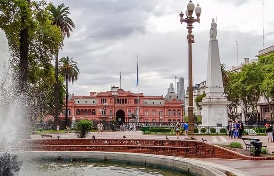 Buenos Aires : Highlights Walking Tour With A Guide - La Boca and the painted streets of Caminito
