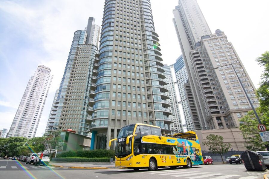 Buenos Aires Hop-On Hop-Off Bus and Exclusive Benefits - Comfort, crowds, and the best seat