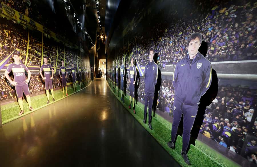 Buenos Aires: Hop-On Hop-Off Bus and Football Museums - Audio commentary and language choices