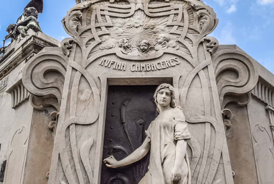 Buenos Aires: La Recoleta Cemetery Guided Tour in English - Why La Recoleta Cemetery deserves your time