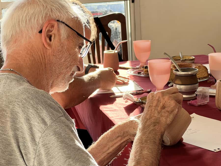 Buenos Aires: Mate & paint experience with pastry tasting - Choosing a design and painting your cup