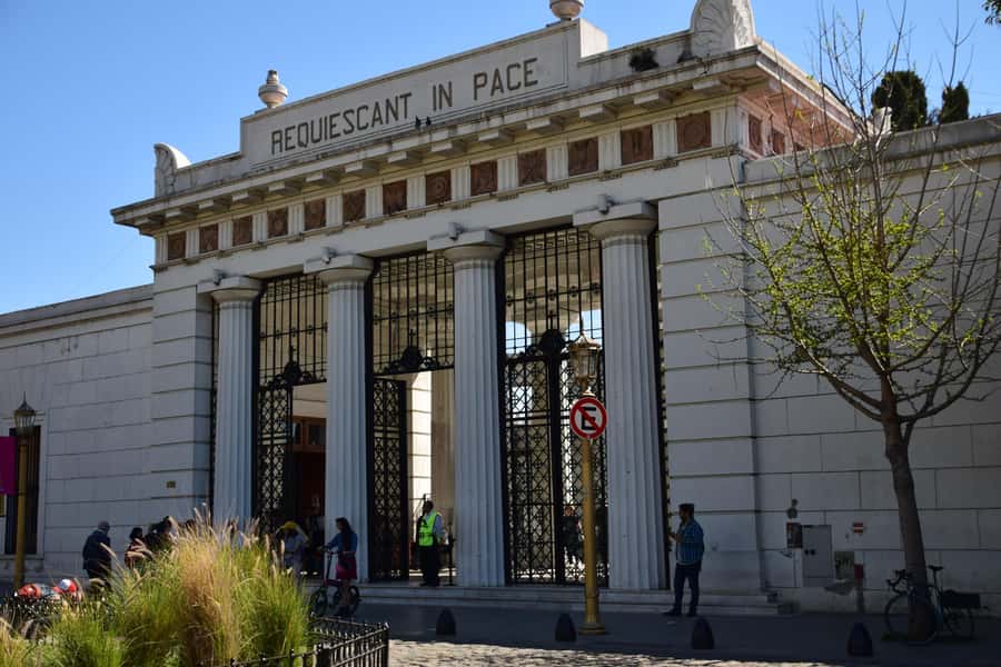 Buenos Aires: Private City Tour by Car with Hotel or Pickup - Why a private car helps in a city this spread out