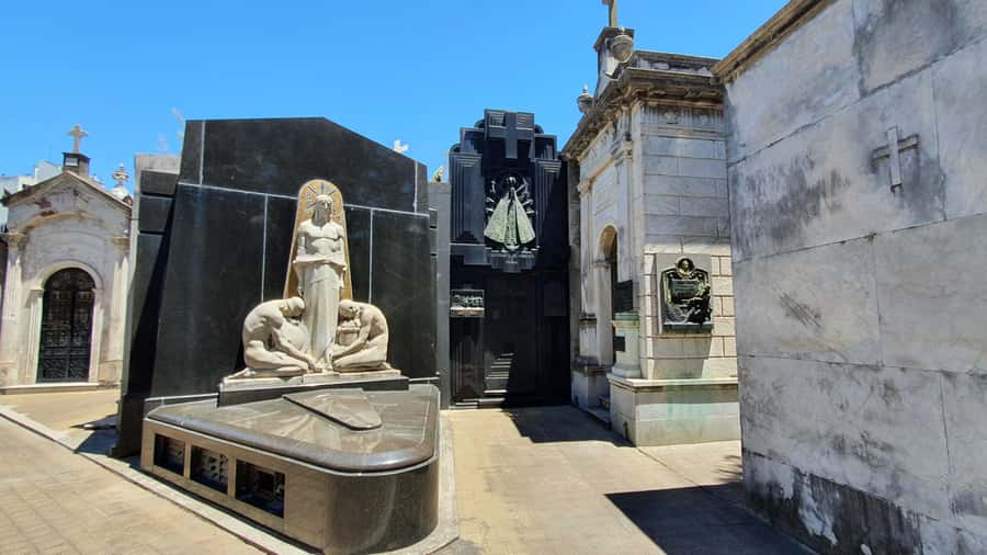 Buenos Aires Private Custom City Tour - Recoleta and the cemetery of Argentina’s famous families