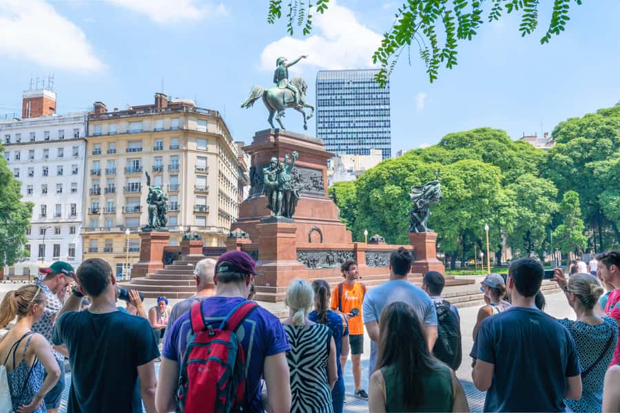 Buenos Aires: Recoleta and Retiro Tip Based Walking Tour - Plaza San Martín and the grand homes around it