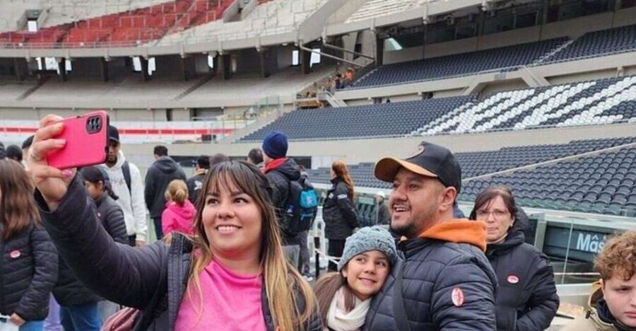 Buenos Aires: River Plate and Boca Juniors Museum Tour - How the transportation and timing affect the day