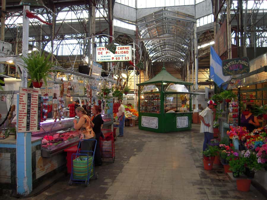 Buenos Aires: San Telmo and Market Guided Walking Tour - How the guides shape the experience