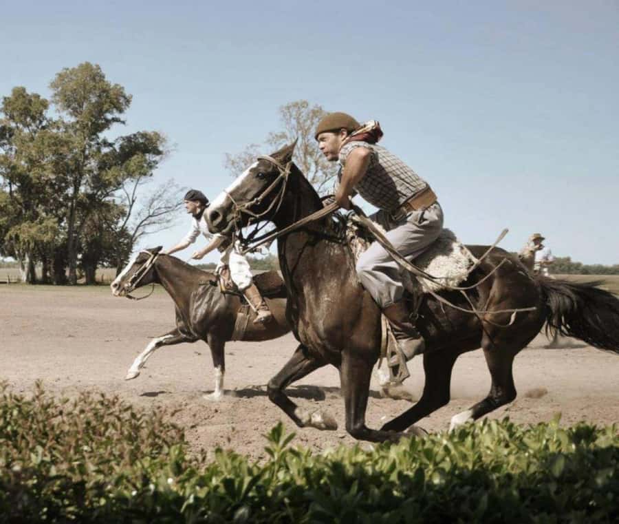 Buenos Aires: Santa Susana Ranch Day Tour, BBQ & Shows - Museum, chapel, and antique carriage rides