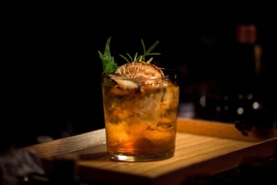 Speakeasy & Mixology Bar Tour with Cocktails