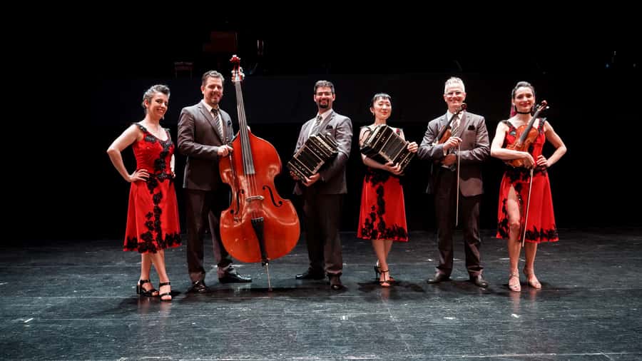 Buenos Aires: Tango Show at Tango Porteño & Optional Dinner - A grand theater near the Obelisk