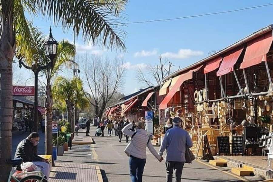 Buenos Aires: Tigre Delta Half-Day Tour with Navigation - Paseo Victorica and the Tigre waterfront