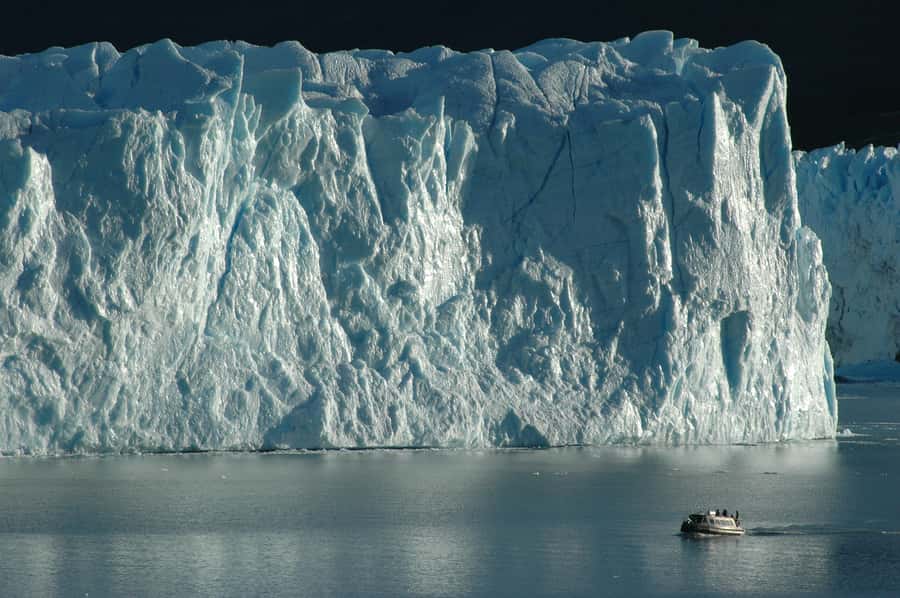 Calafate: Perito Moreno Glacier Guided Full-Day Tour - What the $76 price really covers