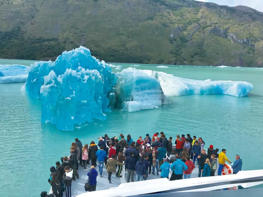 El Calafate: Glaciers Gourmet Experience - Full Day Cruise - Starting from La Soledad Port at 8:30 AM