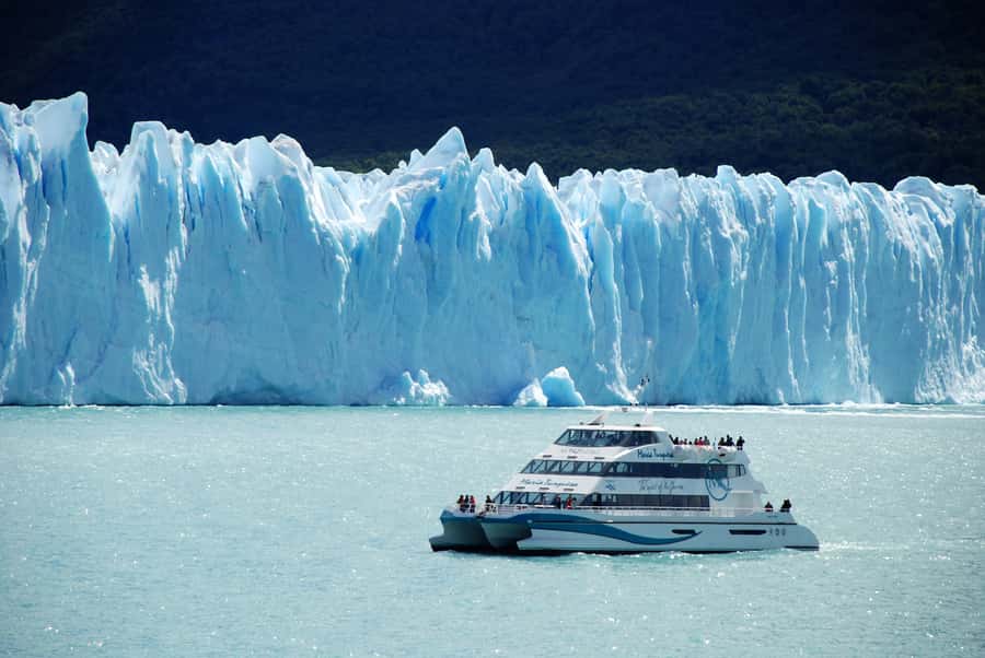El Calafate: Glaciers Gourmet Experience - Full Day Cruise - Seco, Heim, and Spegazzini from four outer decks