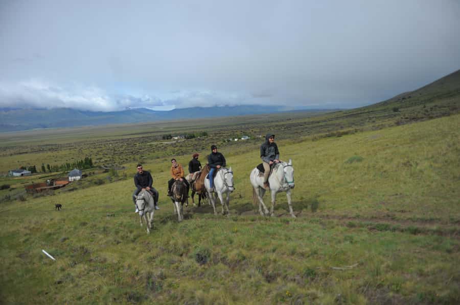 El Calafate: Horseback riding in Cerro Frias - Getting comfortable with the horses