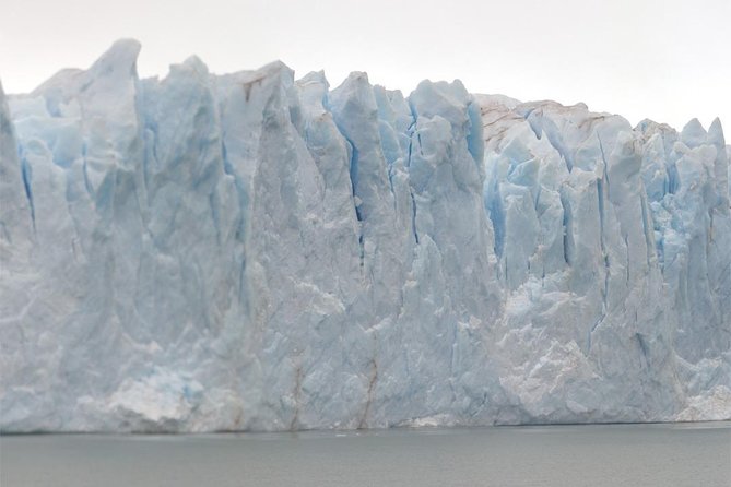 Excursion to the Perito Moreno Glacier, with guide and transfer to / from the hotel - Three hours above the Perito Moreno Glacier