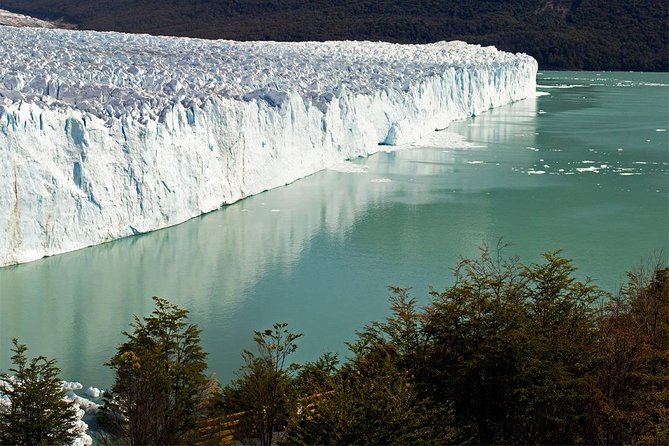 Excursion to the Perito Moreno Glacier, with guide and transfer to / from the hotel - What the $75.05 price really covers
