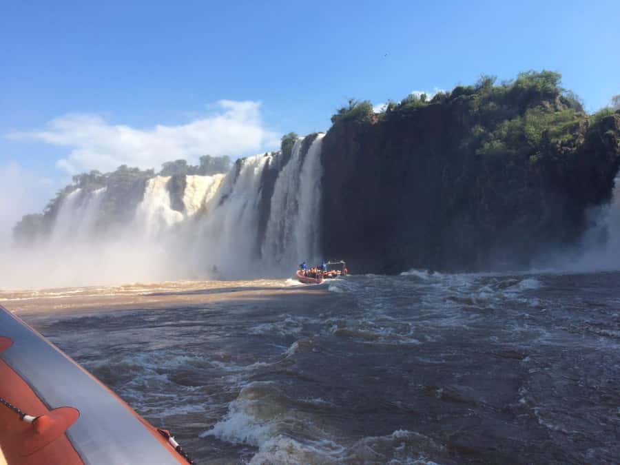 Foz do Iguaçu: Brazil/Argentina Sides Iguazu Falls Day Tour - Argentina delivers the close-up views