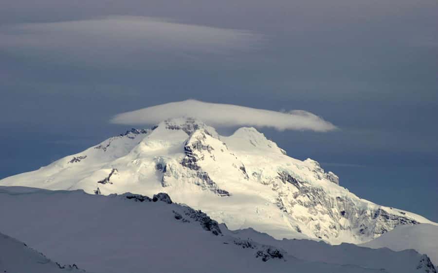 From Bariloche: Cerro Tronador Full-Day Tour - Isla Corazón offers the first big panorama