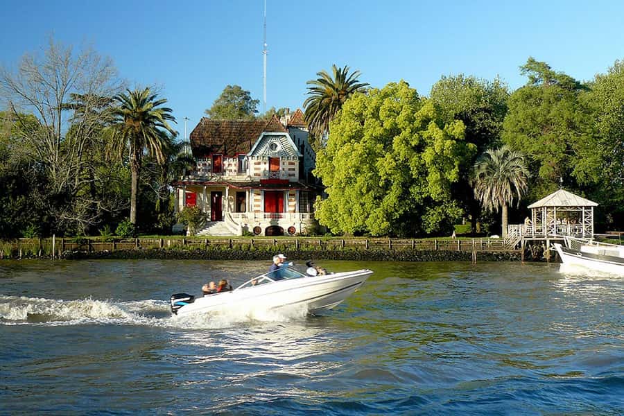From Buenos Aires: Boat Trip to Tigre with Puerto de Frutos - Entering the Paraná Delta by boat
