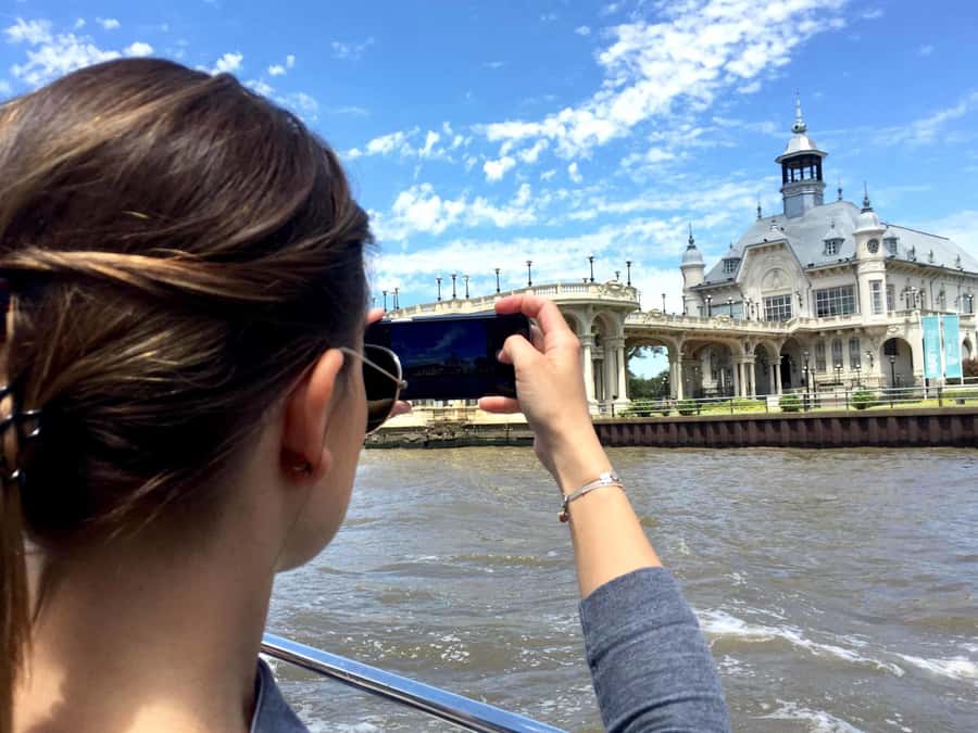 From Buenos Aires: Classic Tigre Delta Tour - The ride back includes a few Buenos Aires landmarks