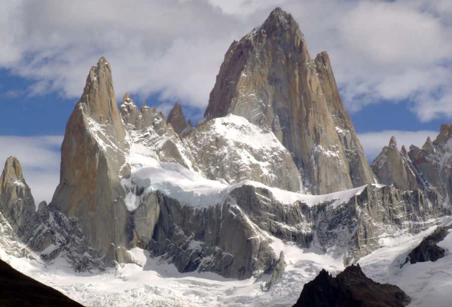 From El Calafate: El Chalten Full-Day Tour and Short Hike - Estancia La Leona and the first real pause