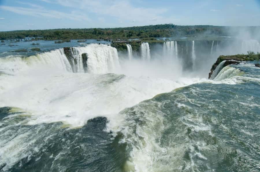 From Foz do Iguaçu: Argentinean Falls Tour with Pickup - Entering Iguazú National Park