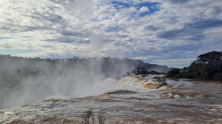 From Foz do Iguaçu: Iguazú Falls Boat Ride Argentina - What the $192 price gets you