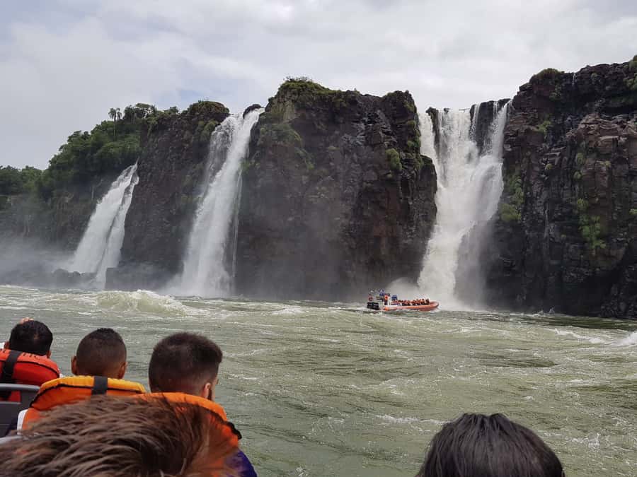 From Foz do Iguaçu: Iguazú Falls Boat Ride Argentina - Why the Argentine side is worth a full day