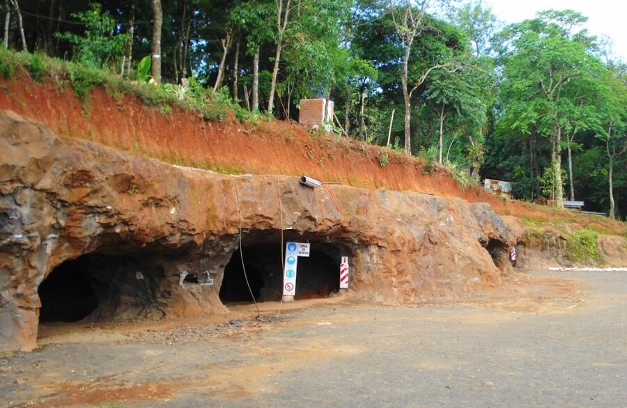 From Puerto Iguazu: San Ignacio Ruins and Wanda Mines Tour - Inside Wanda Mines