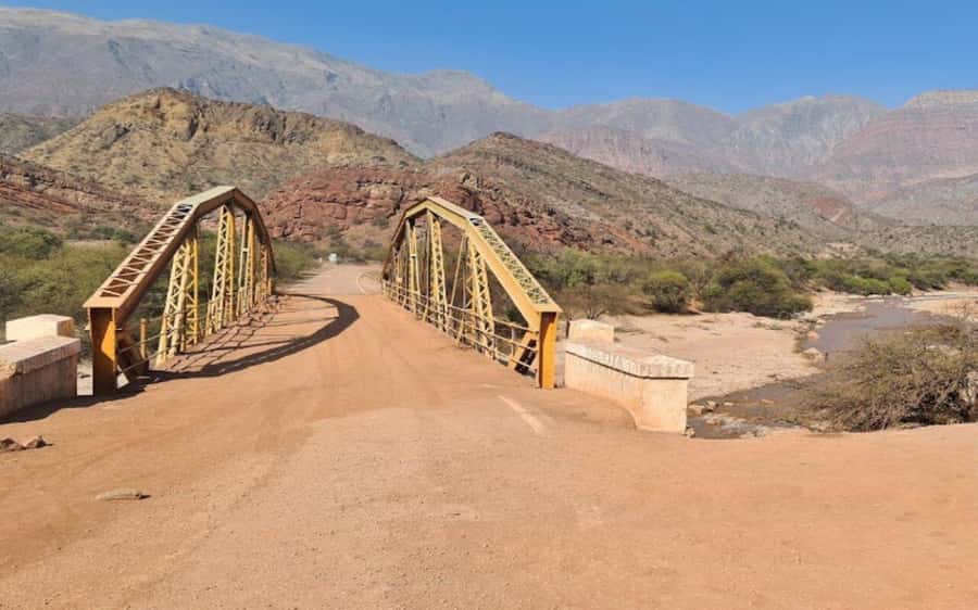 From Salta:Cafayate and the imposing Quebrada de las Conchas - Reaching Cafayate and tasting local wine