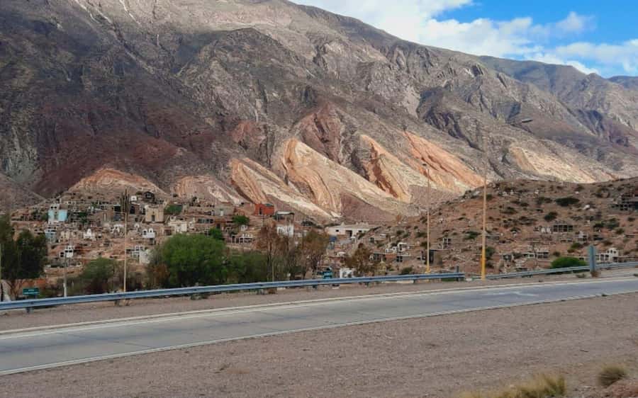 From Salta: Serranías del Hornocal & Hill of 14 Colors Tour - Reaching the Hill of 14 Colors by 4WD