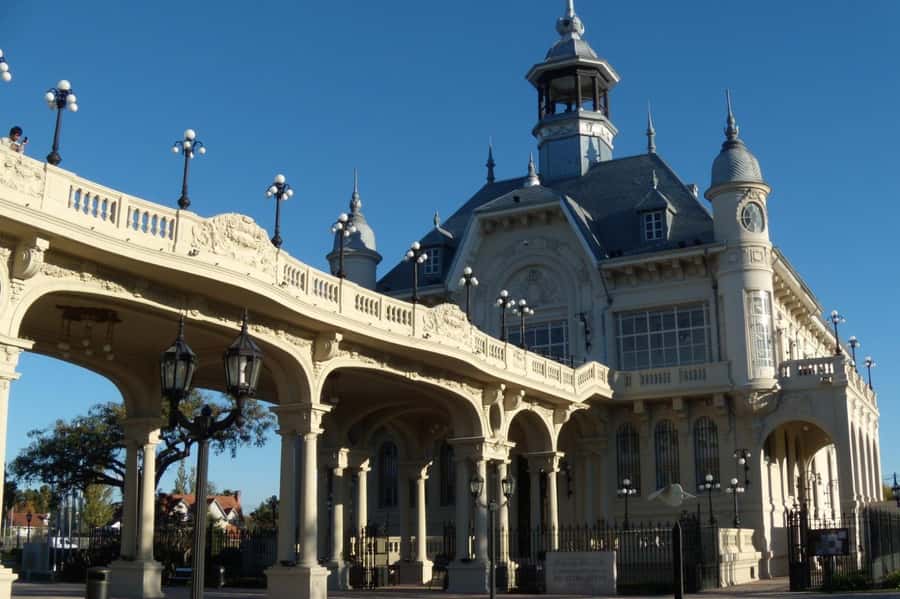 Full Day City Tour Buenos Aires, Recoleta Cemetery and Tigre - Puerto de Frutos: useful stop or easy skip?
