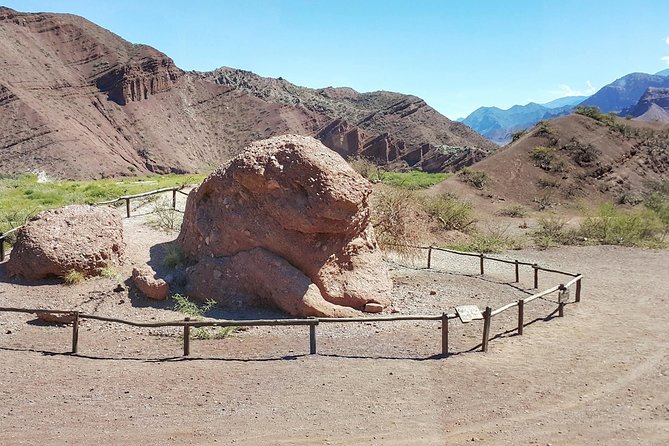 Full-Day Tour Cafayate Calchaqui Valleys with Wine - Two hours in Cafayate for lunch and local browsing