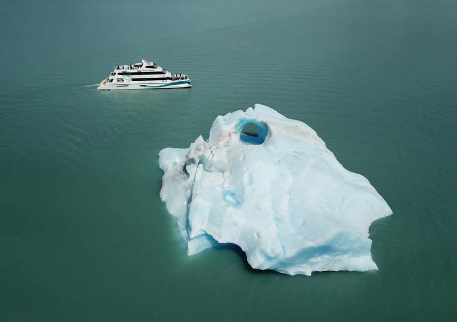 Gourmet Glacier Cruise & Footbridges of Perito Moreno - Glaciarium and what to confirm before booking